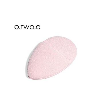 صورة او تو او اسفنجة تنظيف الوجه